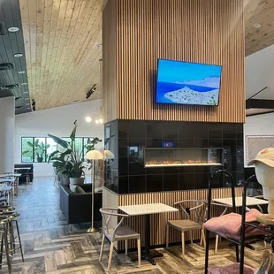 Cozy atmosphere with plenty of seating/lounging