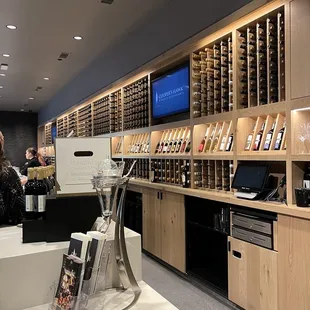 Lobby and wine tasting room