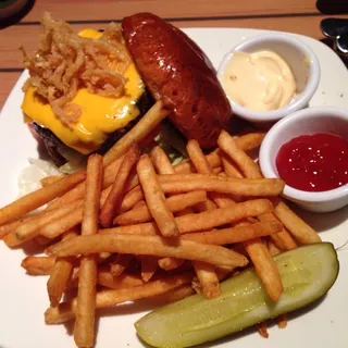 Classic Cheeseburger*