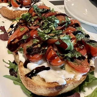 Classic Tomato Bruschetta