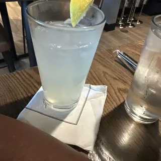 Fresh-Squeezed Lemonade (cold)