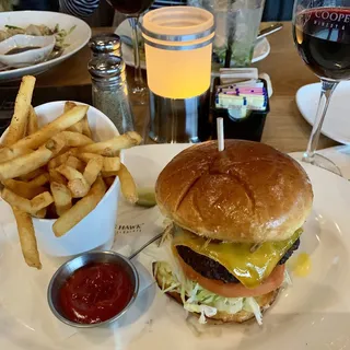 Classic Cheeseburger*