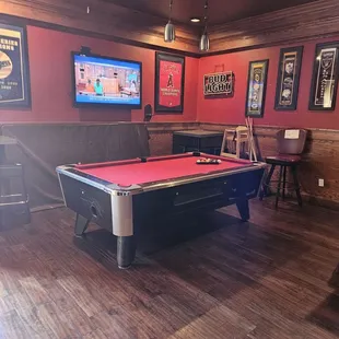 Pool table