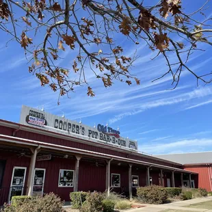 ows the outside of the building