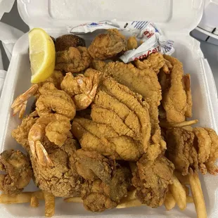Seafood platter... EXCEPTIONAL!