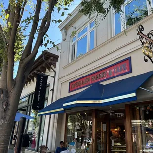 the outside of the restaurant