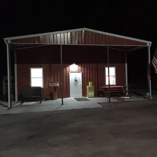 Outside of Cope's Country Cafe (we arrived around 6pm on a Saturday so it was fairly dark).