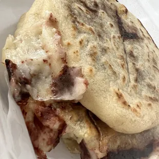 Pupusas de frijol con queso