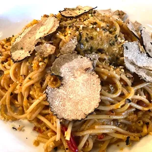 Uni pasta with truffle
