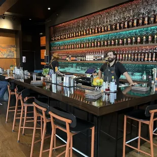 Bar. Area