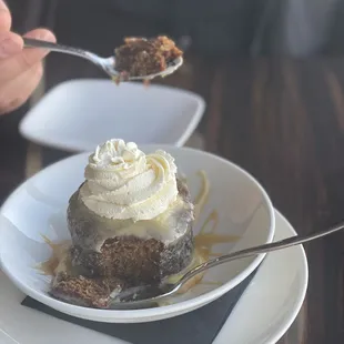 STICKY TOFFEE PUDDING (VG) $9 brown butter-caramel sauce