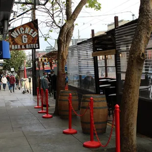 the outside of the restaurant