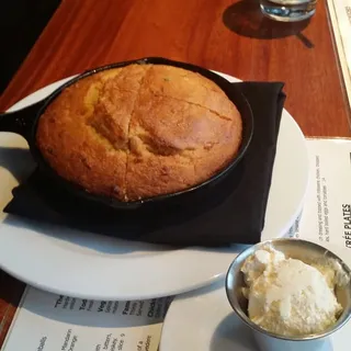 Iron Skillet Cornbread