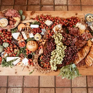 8ft grazing platter for 100+ people