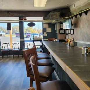 Counter - single sitting area.