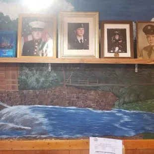 Mural with Veteran pics