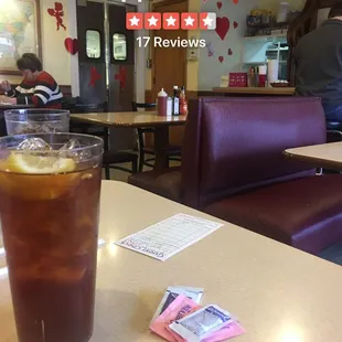 Great little mom and pop old-school diner/restaurant. (My tea was fresh-brewed an good.)