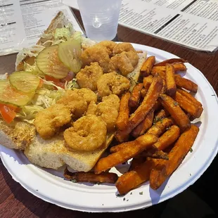 Shrimp poboy