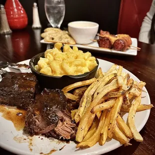 Short ribs and lobster Mac and cheese