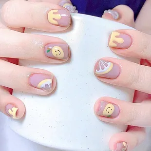 nails