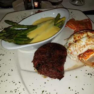 Surf and turf with asparagus and hollandaise
