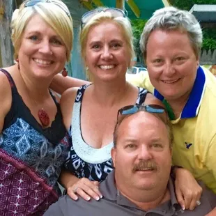 Sunday afternoons, Randy singing, cold brew, good food &amp; great friends!!!