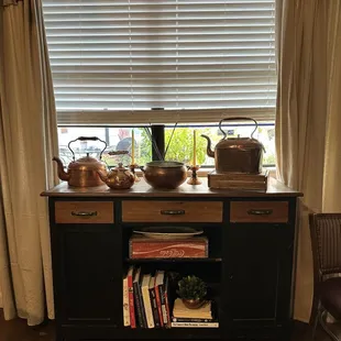 Copper throughout restaurants.   Quite quaint.