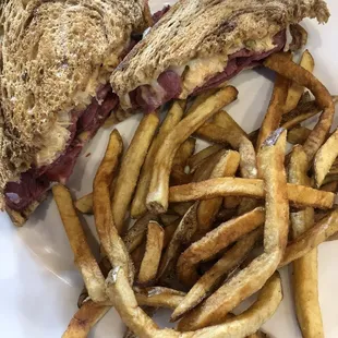 Ruben Sandwich &amp; French Fries