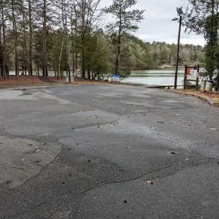 Turnaround area near the boat launch at Copperhead Island