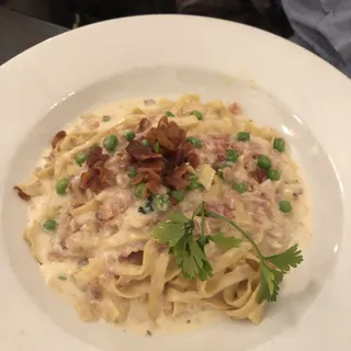 Fettuccine Alfredo