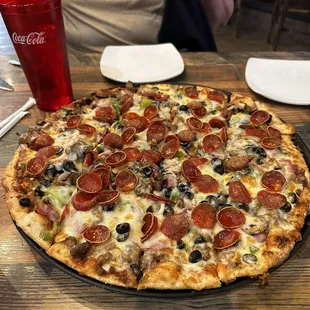 Large super supreme pizza was excellent today.