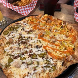 1/2 jalapeño Popper pizza / 1/2 Buffalo chicken pizza