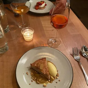Almond cake with Aperol spritz