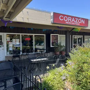 7/20/24 Exterior, entrance. Outside seating