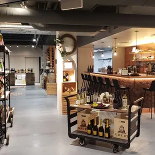 Welcome to Cordial Cellar and Lounge!