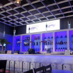 Wall display of XO 'legends', 'endowed with beautiful complexity, and rich aromas' ...