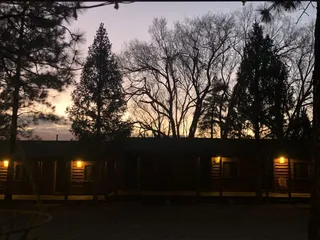 Nine Pines Motel