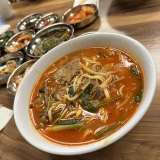 Yukgaejang Kalguksu
