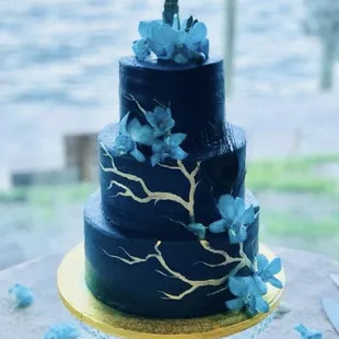 a blue wedding cake