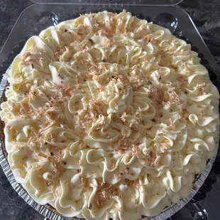 Cheesecake coconut cream pie