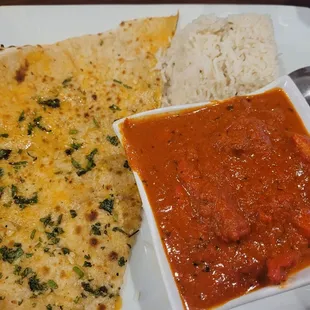 Butter chicken with garlic naan