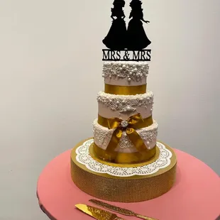 Our Wedding cake that Corina bakery made for us!