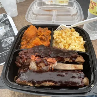 BBQ Barbecue Pork Ribs, Baked Mac &amp; Cheese and Candied Yams