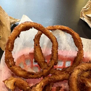 Hands-down the worst onion rings I&apos;ve ever had. The onions were sliced very very thin and they were over cooked.