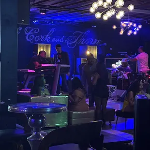 Waiting for live music!