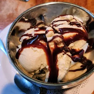 Vanilla bean ice cream with chocolate sauce