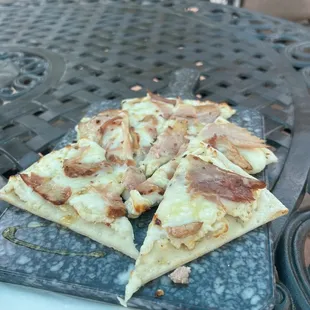 Flatbread with pancetta and honey