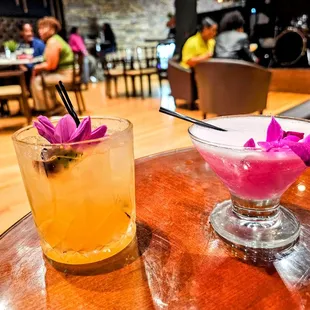 The bartenders know what they&apos;re doing.
