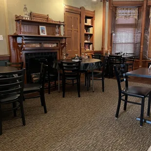 Ambiance in the second floor dining area