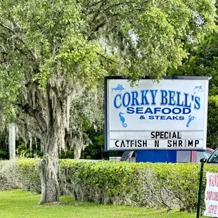 (･‿･) /ﾟ*:｡ﾟOh I love me some catfish and shrimp. Let's go in on this #SundayFunday. It's been awhile. #CorkyBell's-Fleming Island